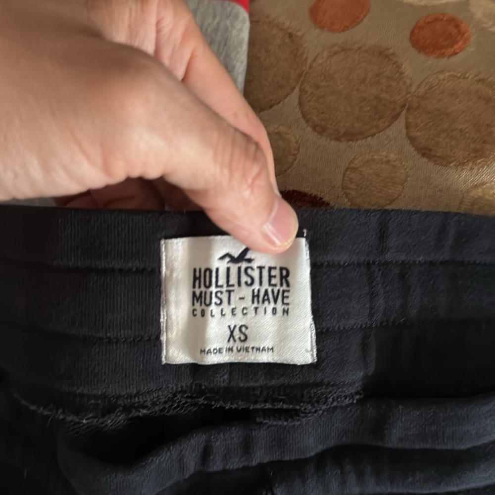 MEN’s Hollister Black 5” Sweat Shorts size XS (26-30) - Picture 5 of 6